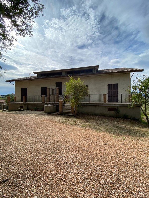 casa indipendente in vendita a Montegiorgio