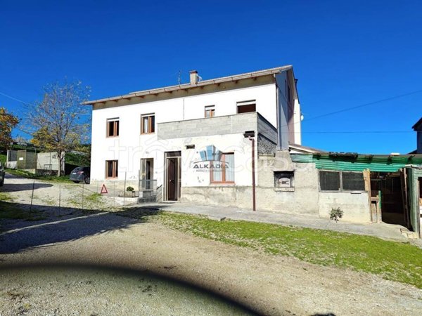casa indipendente in vendita a Montegiorgio