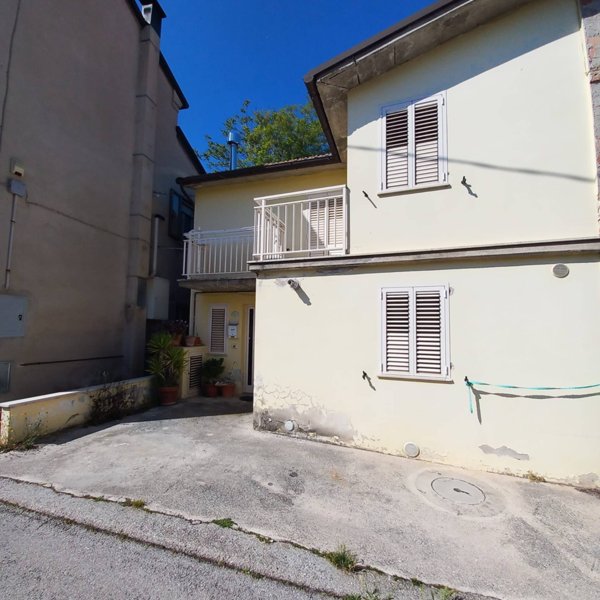 casa indipendente in vendita a Montegiorgio in zona Monte Verde