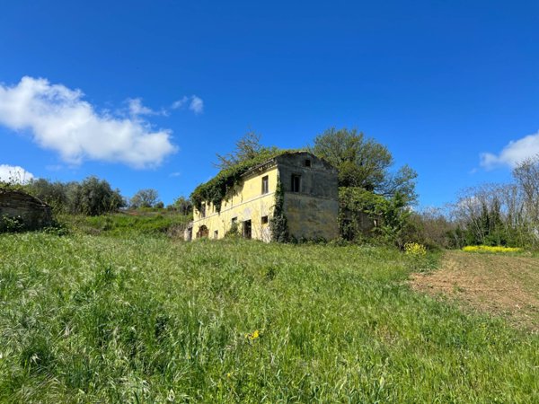 casa indipendente in vendita a Montegiorgio in zona Monte Verde