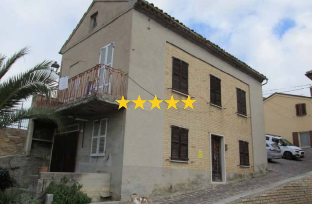 casa indipendente in vendita a Montegiorgio