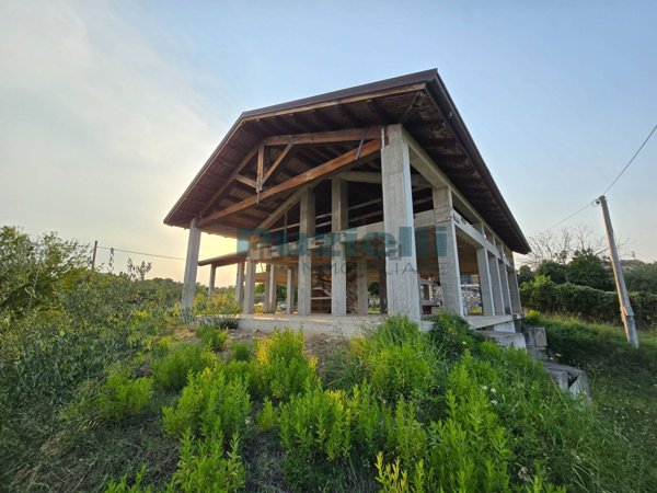 casa indipendente in vendita a Montegiorgio