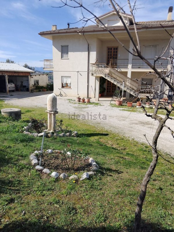 casa indipendente in vendita a Montegiorgio