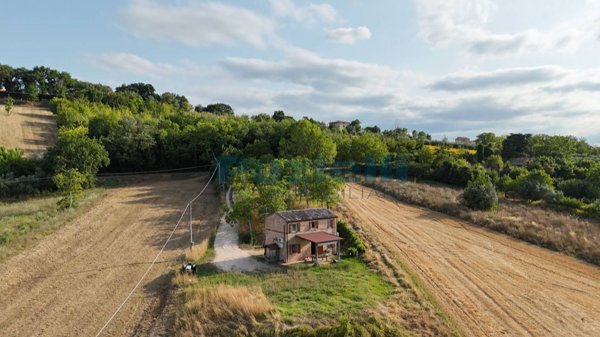 casa indipendente in vendita a Montegiorgio