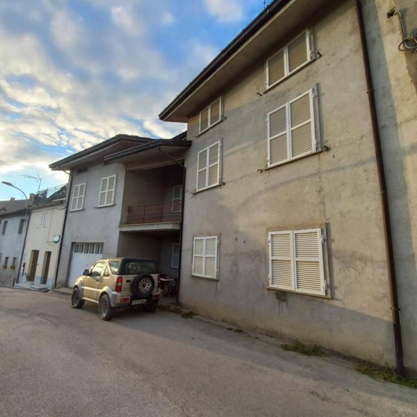casa indipendente in vendita a Montegiorgio in zona Monte Verde