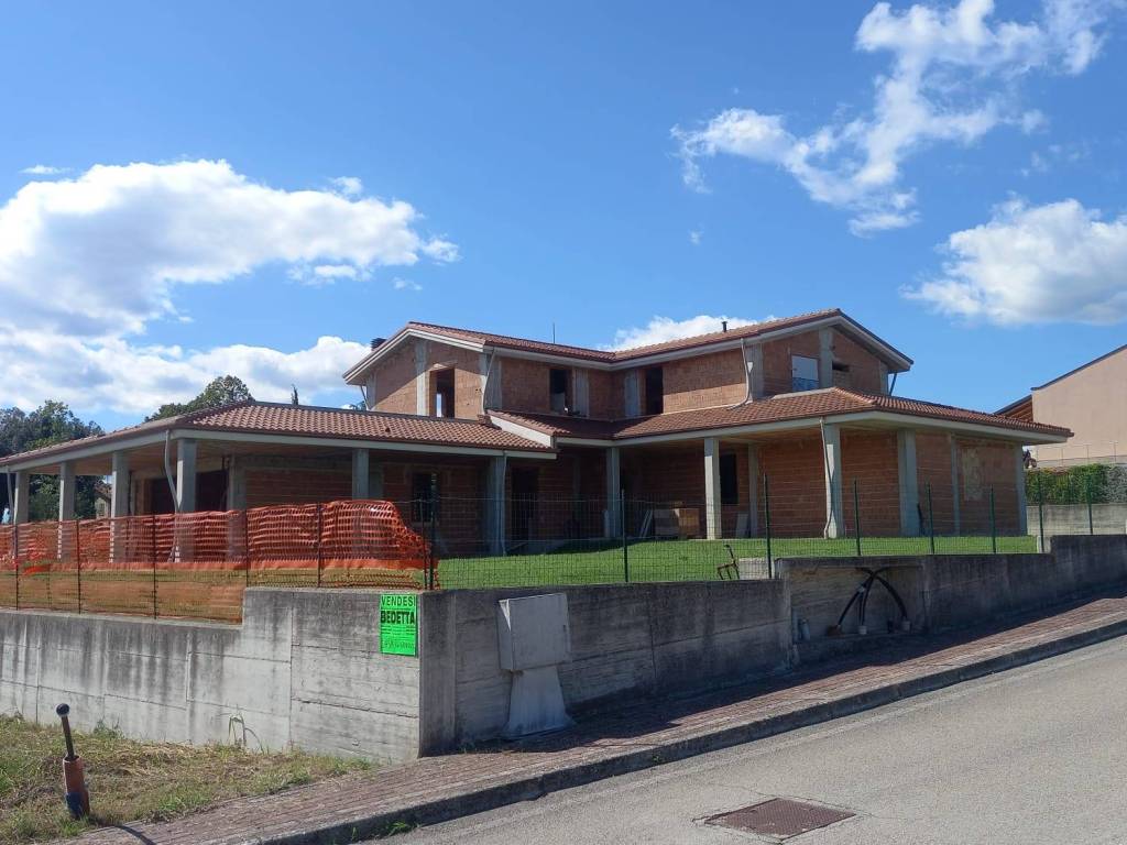 casa indipendente in vendita a Montegiorgio