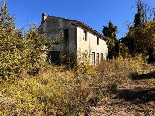 casa indipendente in vendita a Montegiorgio
