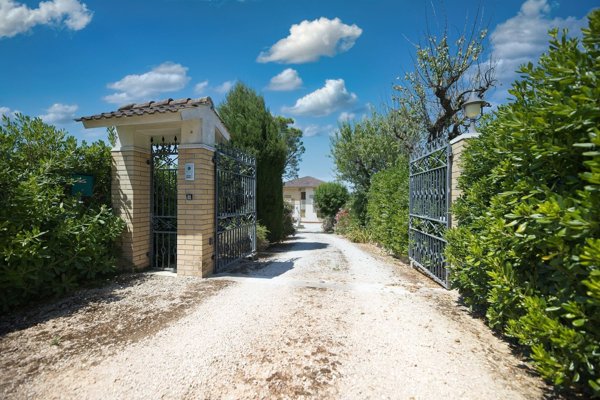 casa indipendente in vendita a Montegiorgio