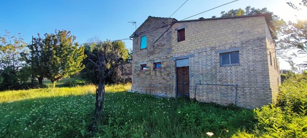 casa indipendente in vendita a Montegiorgio