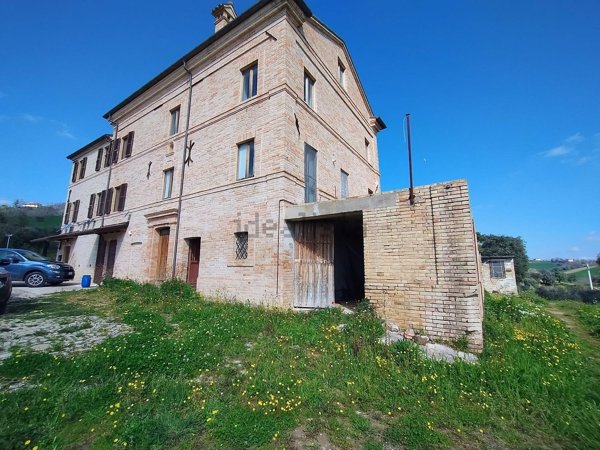 casale in vendita a Montegiorgio