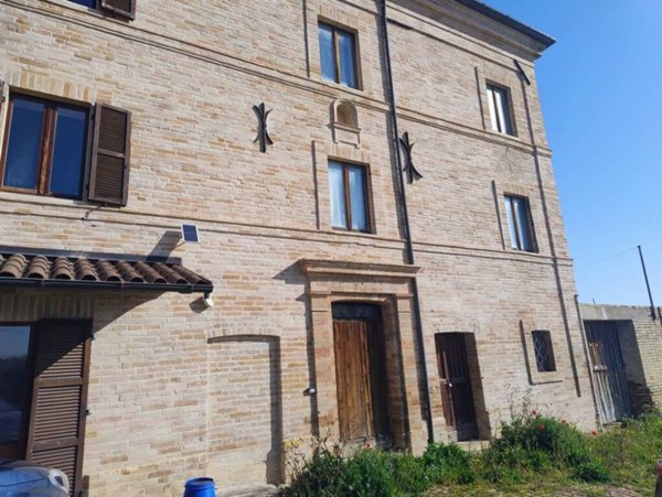 casa indipendente in vendita a Montegiorgio in zona Croce di via