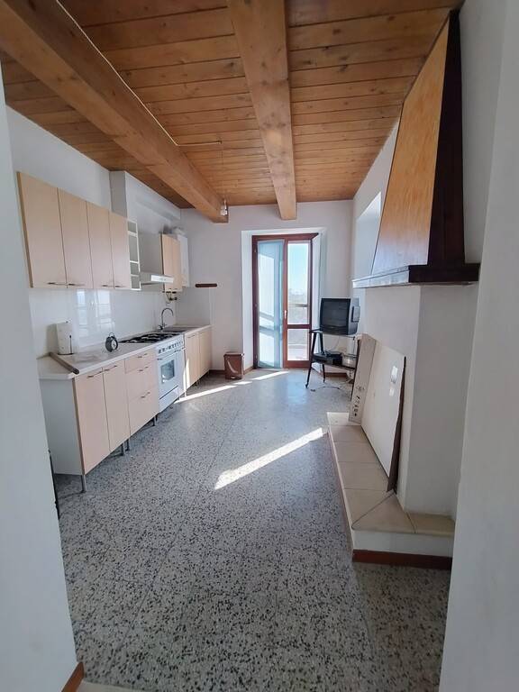 casa indipendente in vendita a Montegiorgio in zona Croce di via