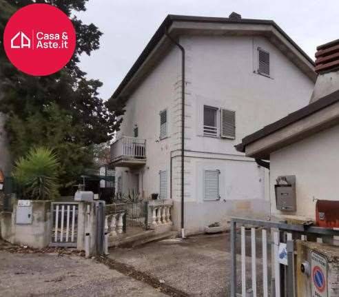 casa indipendente in vendita a Montegiorgio