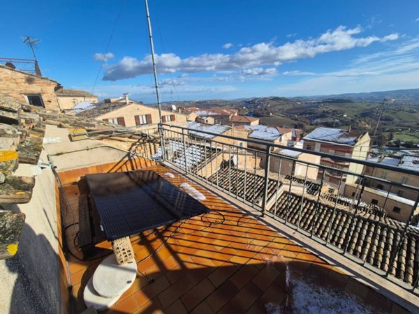 casa indipendente in vendita a Montegiorgio