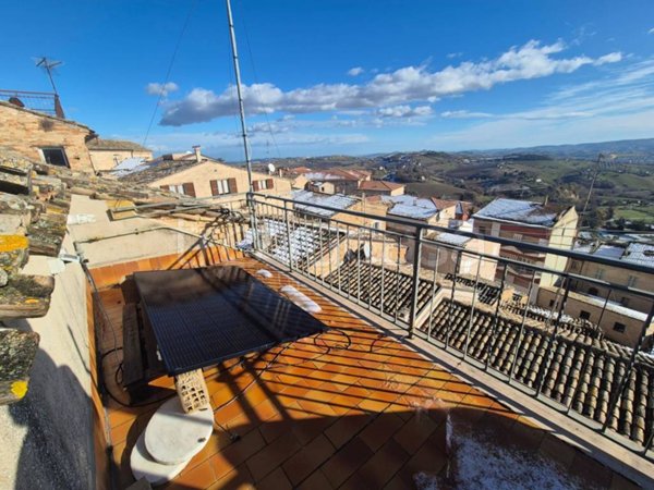 casa indipendente in vendita a Montegiorgio