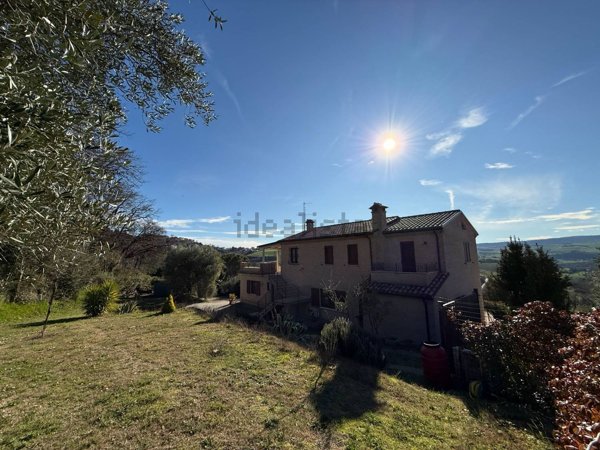 casa indipendente in vendita a Montegiorgio