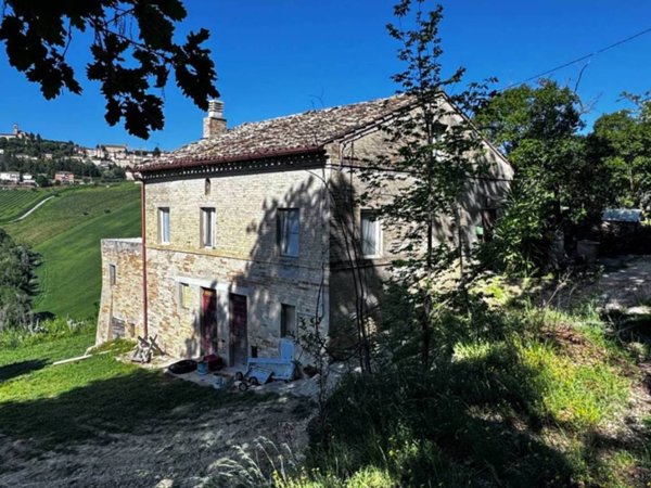 casa indipendente in vendita a Montegiorgio