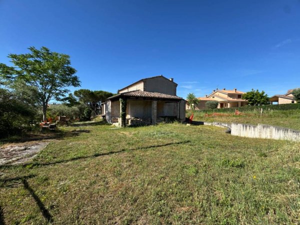 casa indipendente in vendita a Montegiorgio in zona Monte Verde