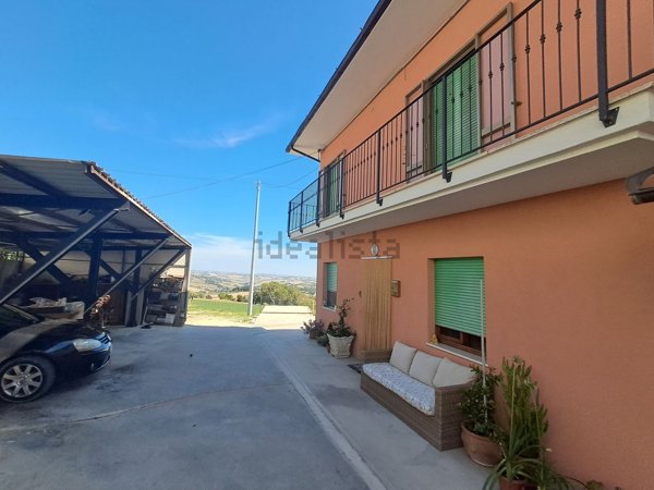 casa indipendente in vendita a Montegiorgio