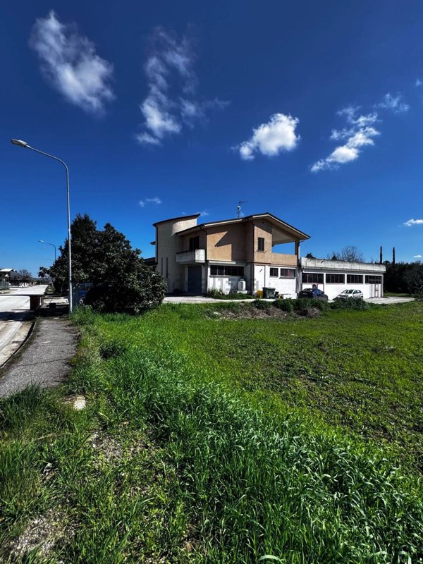 casa indipendente in vendita a Montegiorgio in zona Monte Verde