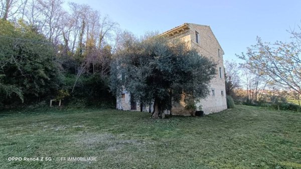 casa indipendente in vendita a Montegiorgio in zona Alteta