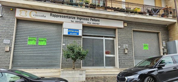 locale commerciale in vendita a Montegranaro