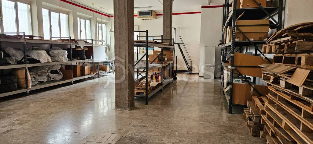 negozio in vendita a Montegranaro