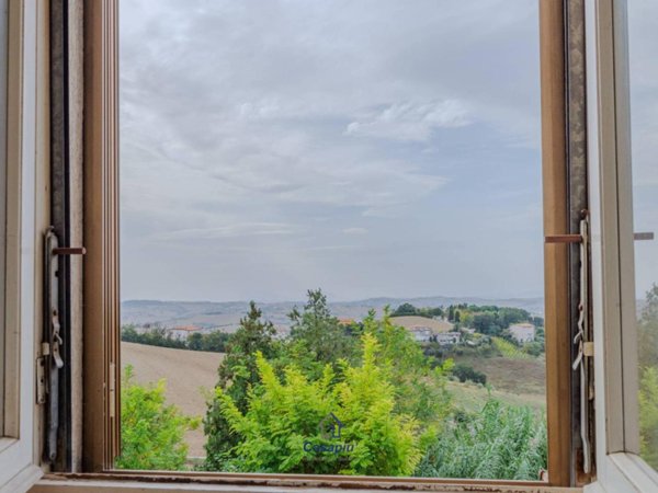 casa indipendente in vendita a Montegranaro