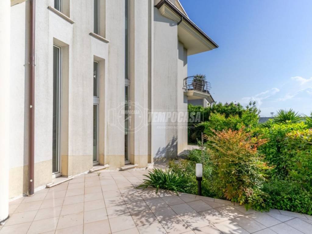 casa indipendente in vendita a Montegranaro