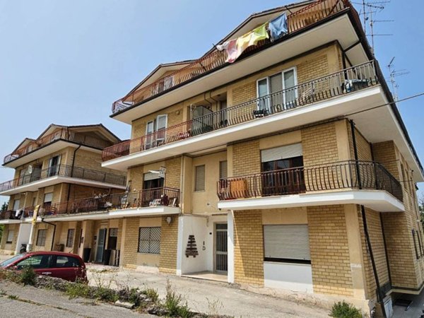 intera palazzina in vendita a Montegranaro
