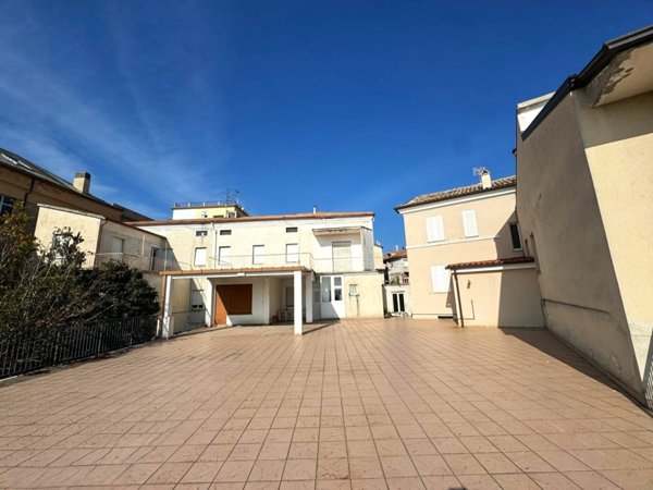 casa indipendente in vendita a Montegranaro
