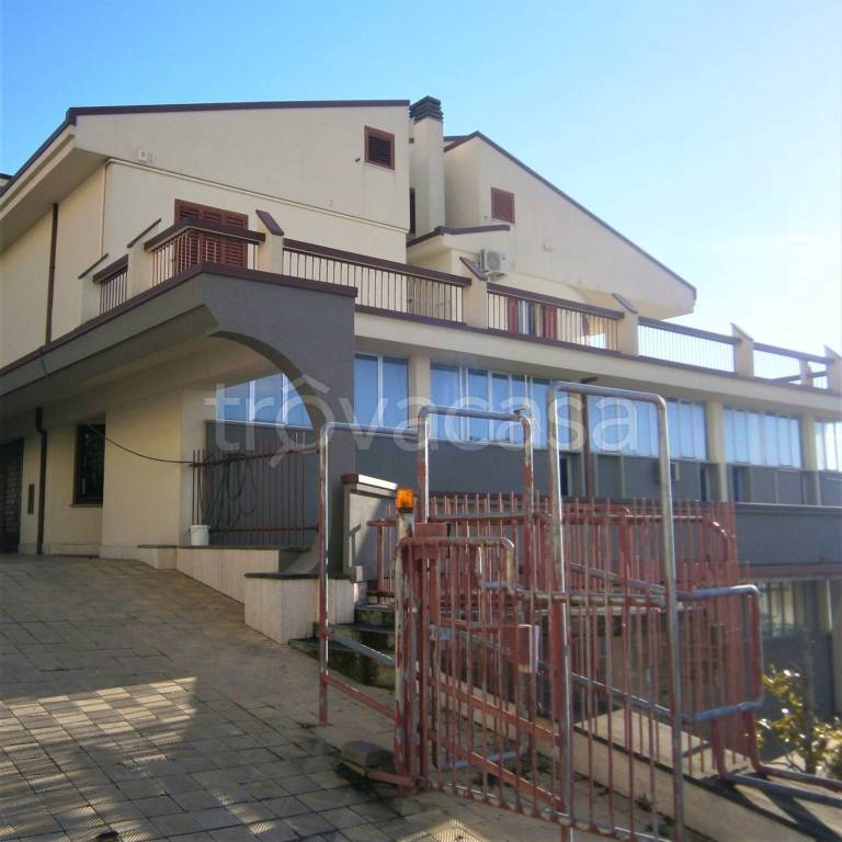 locale commerciale in vendita a Montegranaro