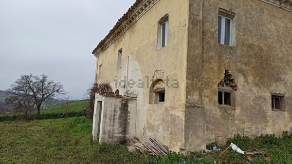 casa indipendente in vendita a Montegranaro