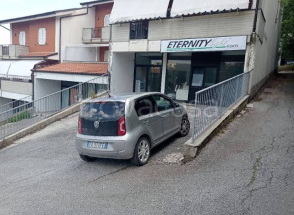 negozio in vendita a Montegranaro