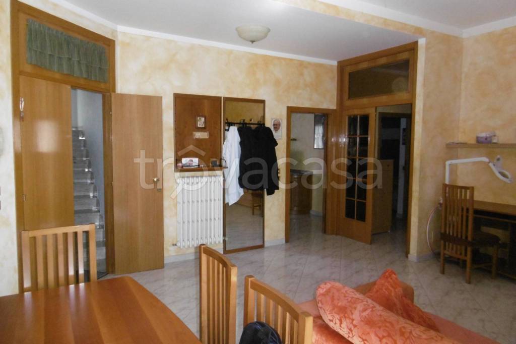 casa indipendente in vendita a Montegranaro