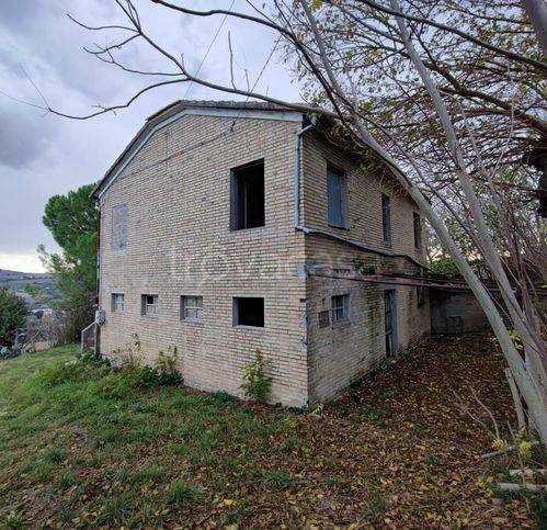casa indipendente in vendita a Montegranaro