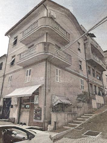 pentavano in vendita a Montegranaro