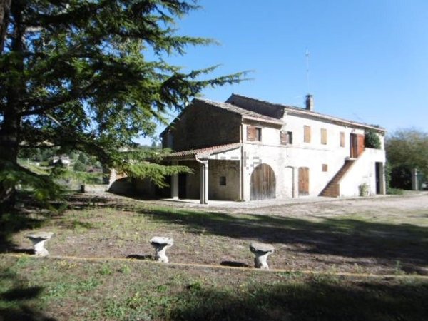 casale in vendita a Montegranaro