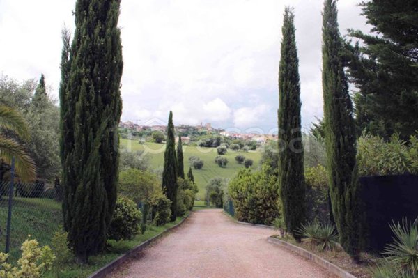 casa indipendente in vendita a Montegranaro