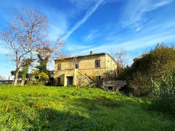 casa indipendente in vendita a Montegranaro