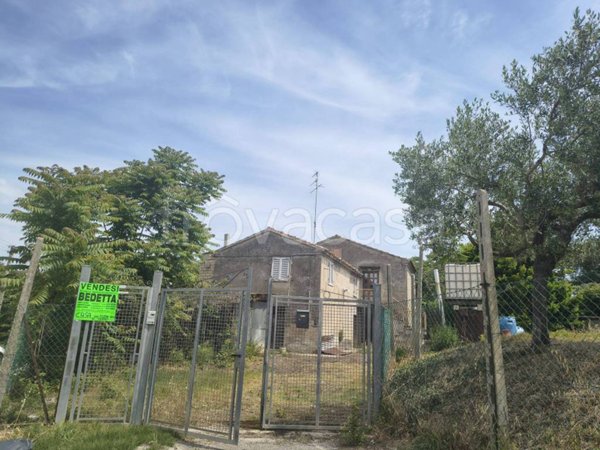 casa indipendente in vendita a Montegranaro in zona Guazzetti