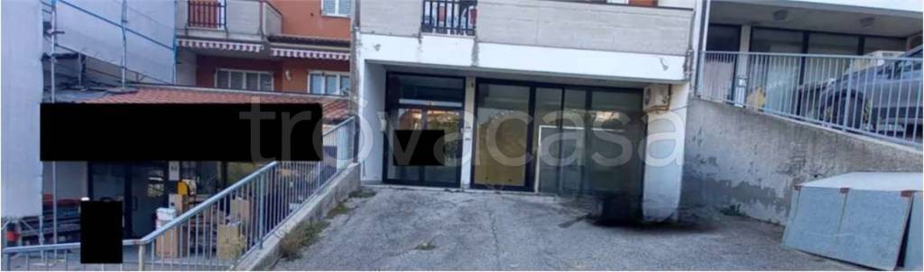 negozio in vendita a Montegranaro