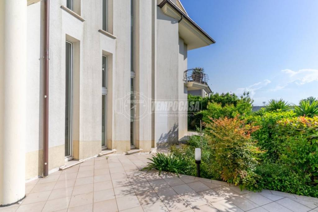 casa indipendente in vendita a Montegranaro