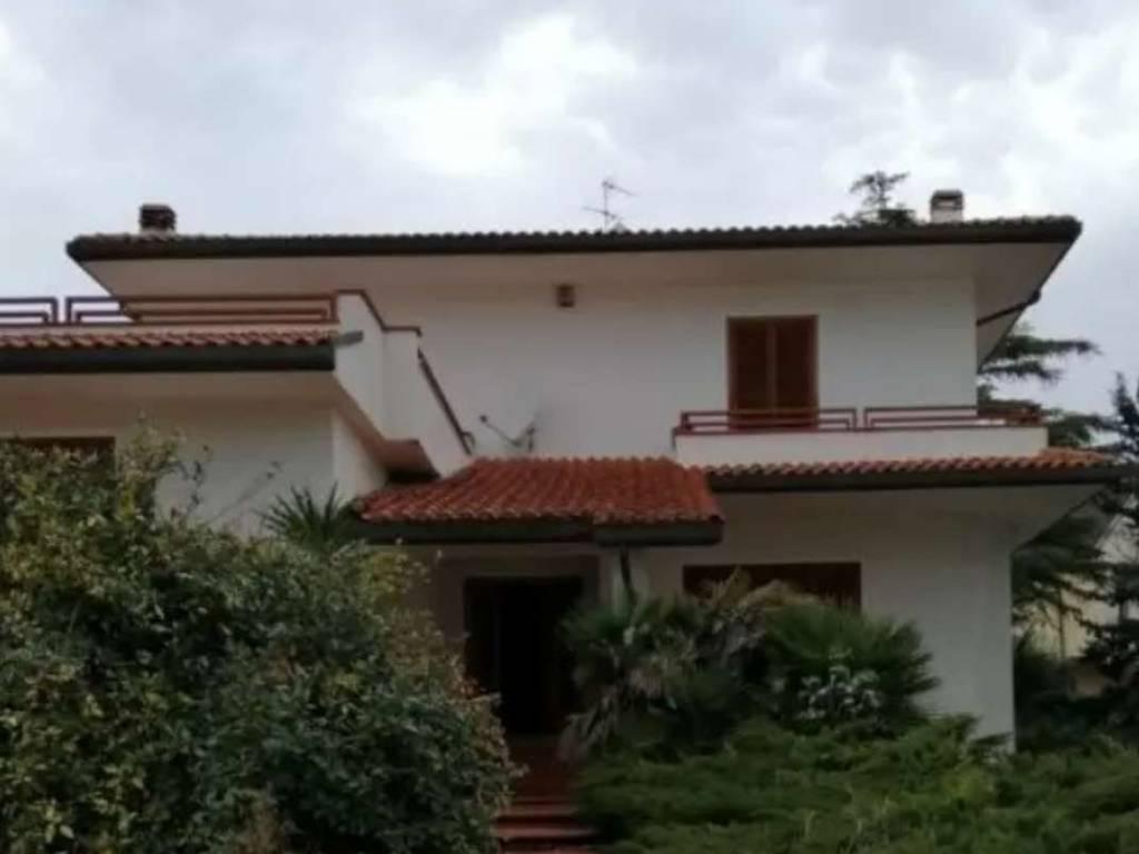 casa indipendente in vendita a Montegranaro