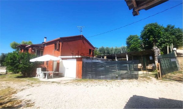 casa indipendente in vendita a Montegranaro