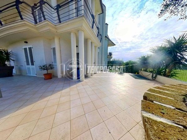 casa indipendente in vendita a Montegranaro