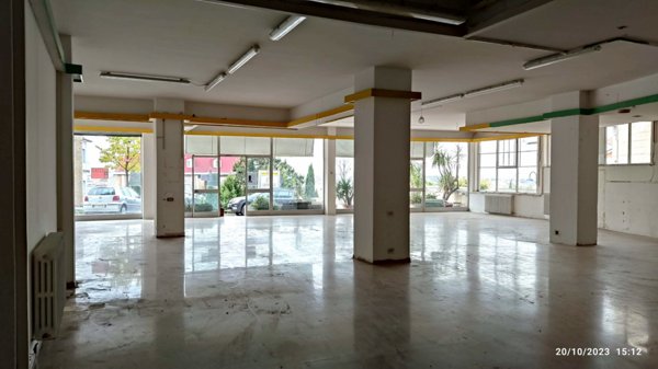 locale commerciale in vendita a Montegranaro