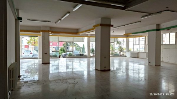 locale commerciale in vendita a Montegranaro