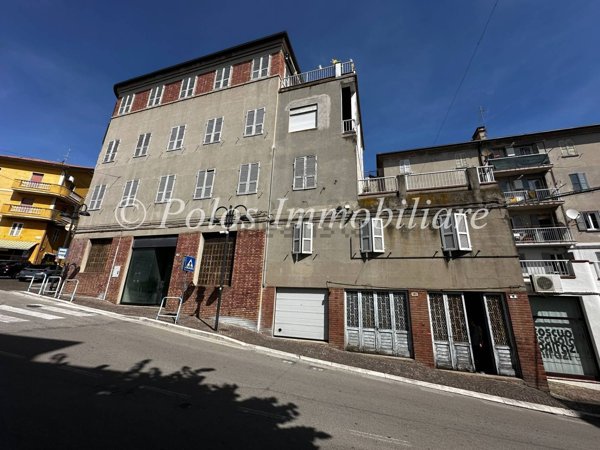 locale commerciale in vendita a Montegranaro