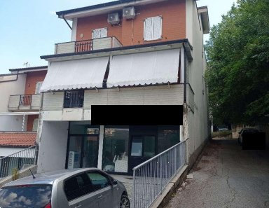 negozio in vendita a Montegranaro